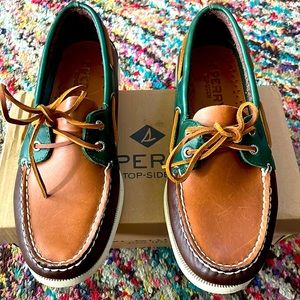 SPERRY TOP SIDER Men Casual Shoes: sz 8.5, 2-eye tri brown multi.  Gently worn.
